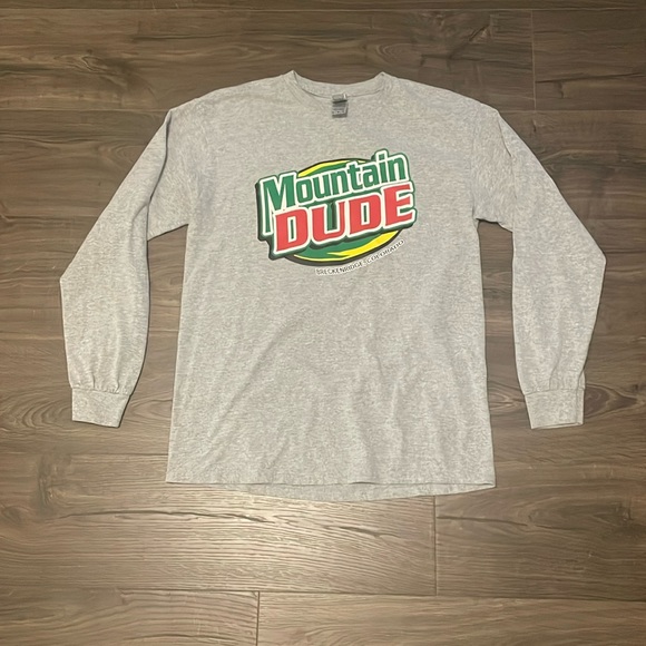 Men’s ‘Mountain Dude’ Breckenridge Colorado Gray Long Sleeve, Size Medium - Picture 1 of 6